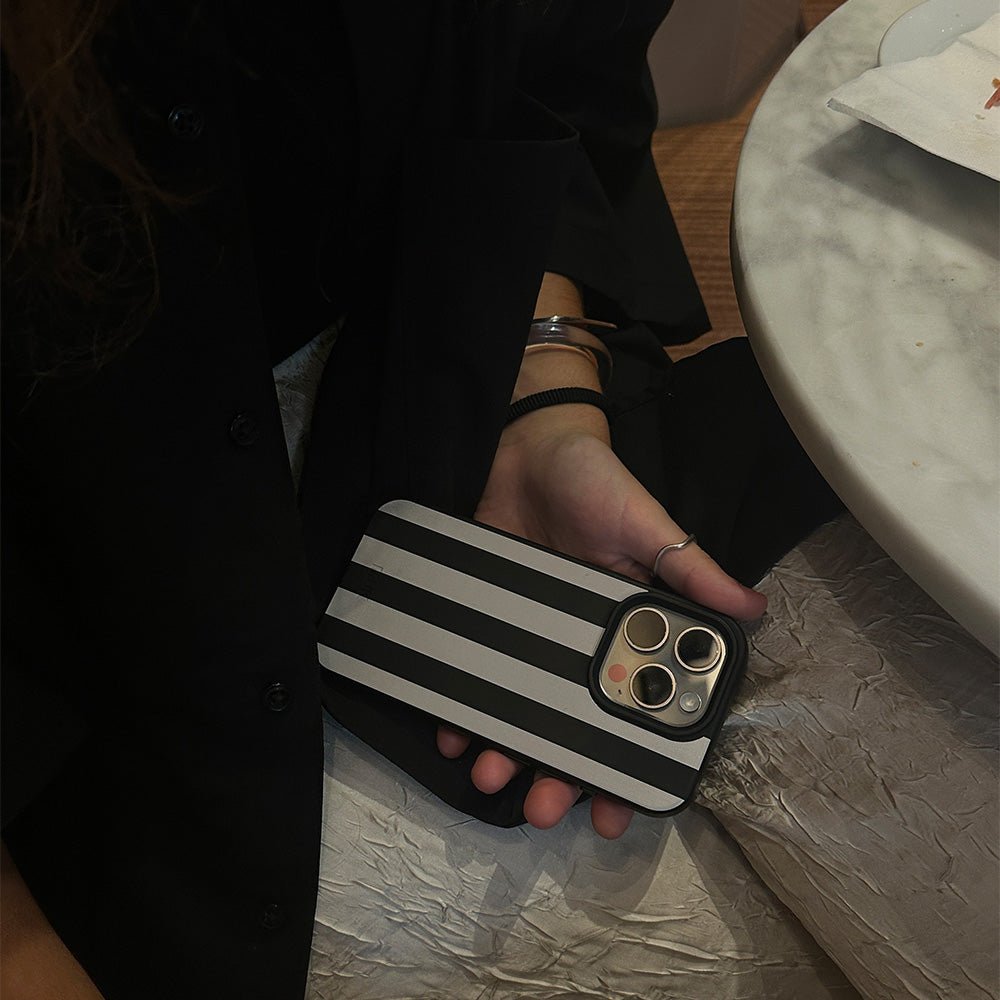 Funda de móvil Stripes - Black